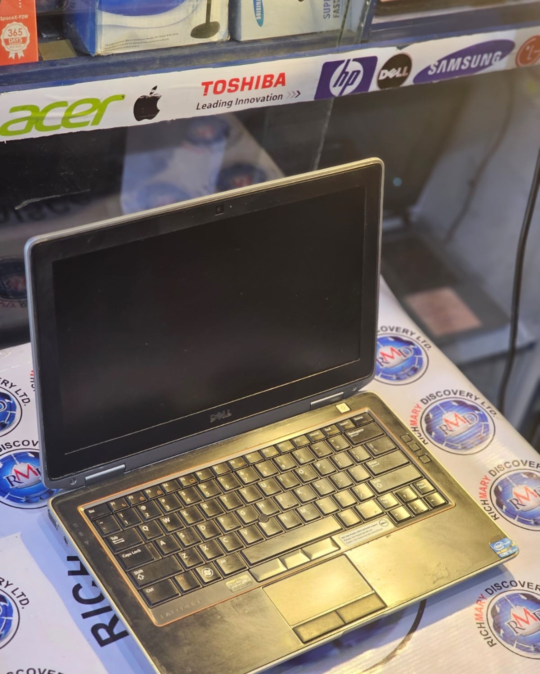 Dell P15 I Core i3 I 4GB RAM I 256GB I 14 inches