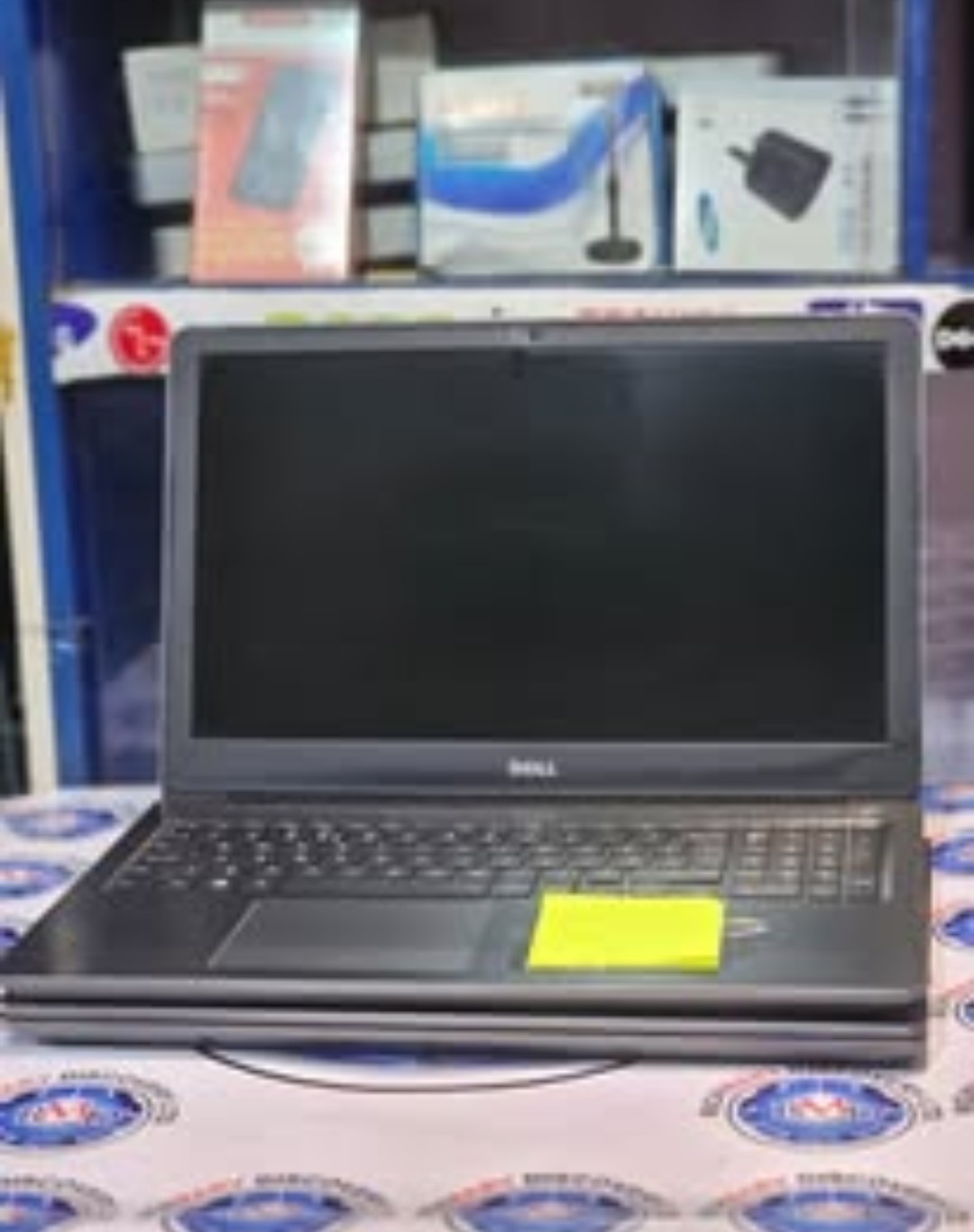 Dell vostro 5568 I Core i5 I 7th Gen I 8GB I 256SSD I Intel graphics I ultra slim I screen 15.6 I wifi I windows 10 I uk used with warranty