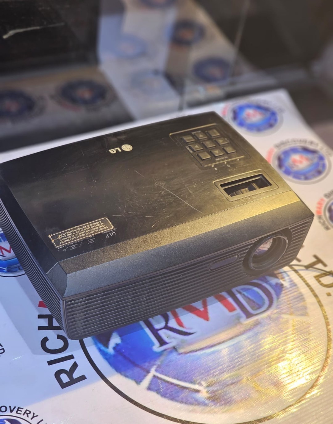 LG projector