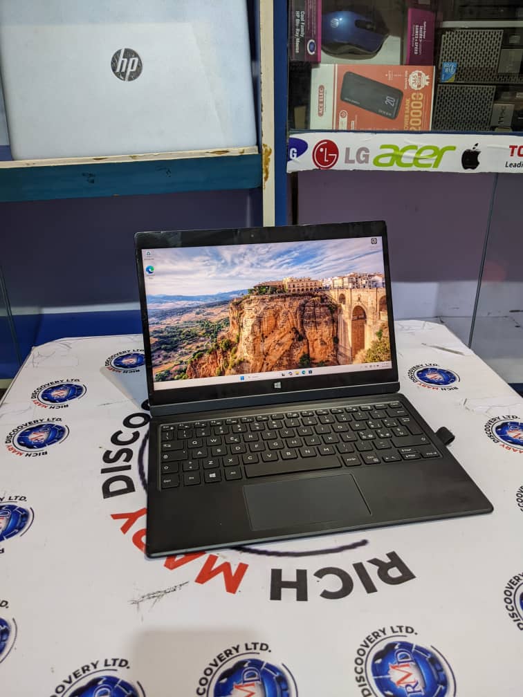 Dell K14m Detachable  Corem 5  8gb Ram  512 SSD  Keyboard Light