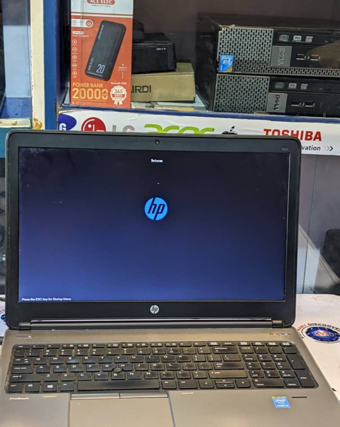 HP ProBook 600 G2 I Core i5 4GB I RAM DDR 4  320GB HDD I 15.6 screen  6th Gen