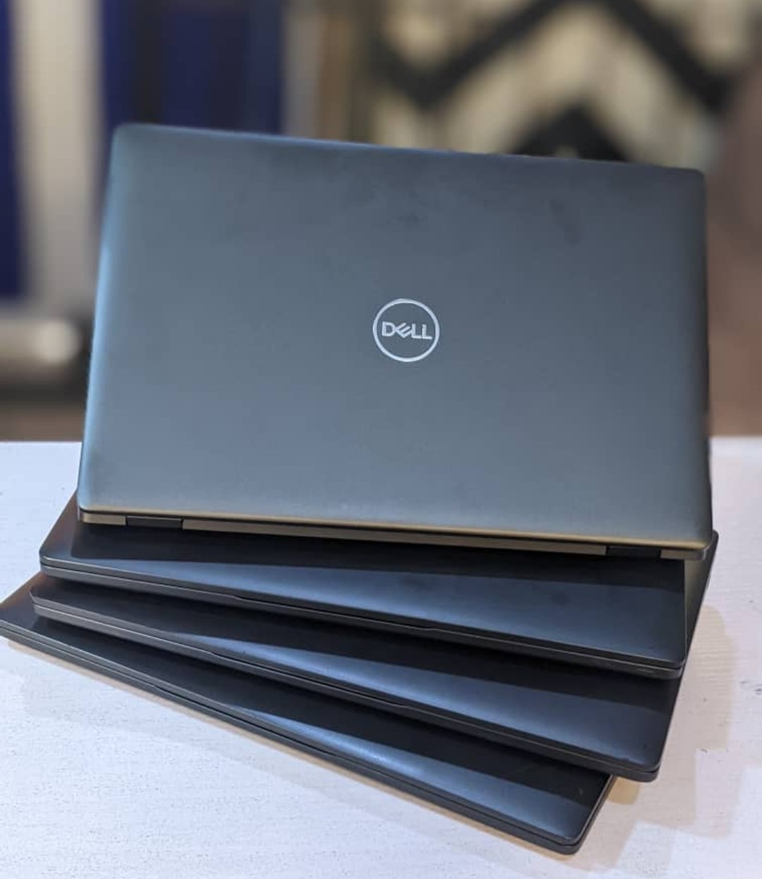 Dell 5400 Corei5  Touch screen  8th Gen  8GB RAM  256SSD 3 USB port HDMI port TYPE C port