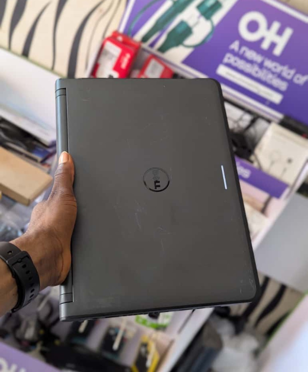 Dell 3340 Core i3  I Touch screen  I 4GB RAM  I 500GB l 14 inches