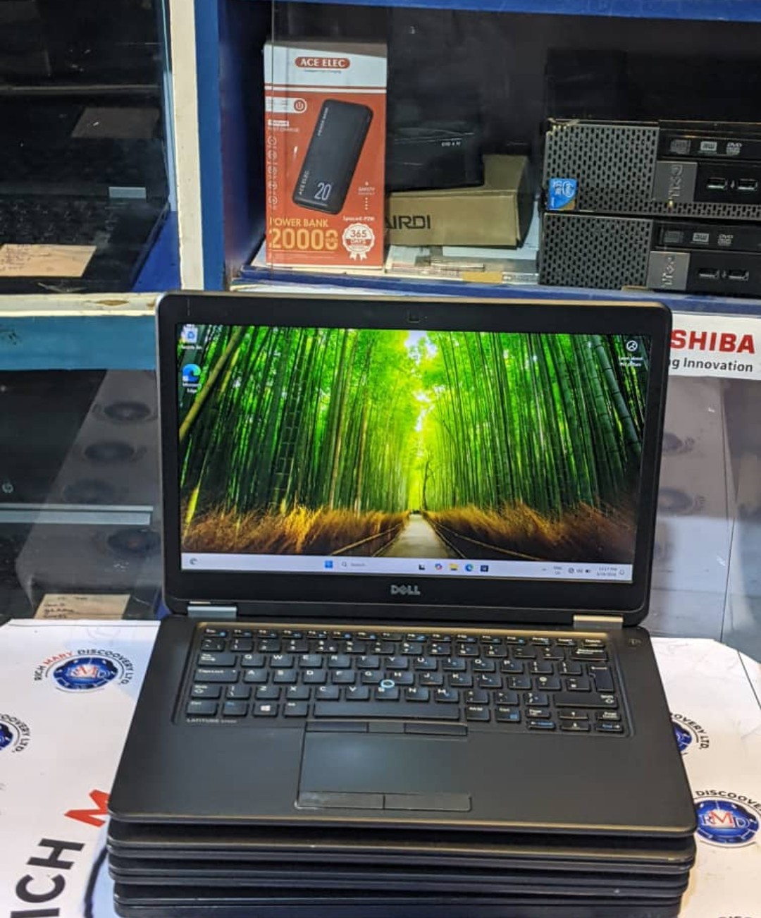 Dell 7450 Core i5 I 8GBRAM I 128SSD I keyboard Light I 5th Gen I webcam I 14 inches