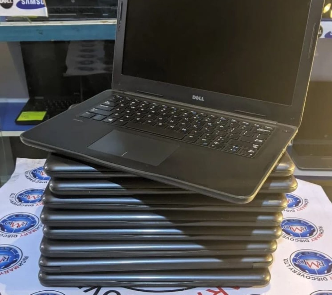 Dell Chromebook 3380 I 4GBRAM I 32GB SSD I chrome book Windows I 14 inches l Webcam